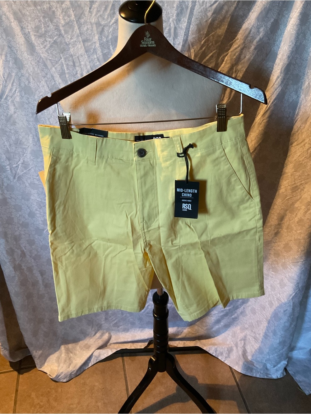RSQ Men's Chino Shorts in Bright Yellow